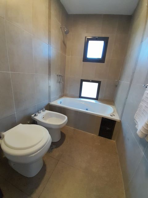 SUITE PREMIU CON BAÑERA CON HIDROMASAJES - CheckinFans