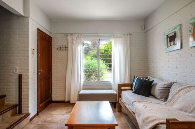 Apart Valeria House - CheckinFans