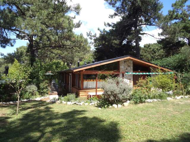 Foto principal de Cabañas Caoba y Piedra en Villa Gesell - CheckinFans