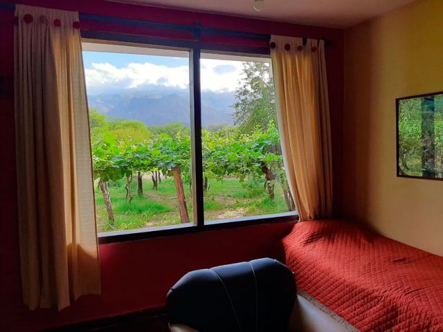 Cabaña planta baja con vistas panorámicas montañas y viñedos - CheckinFans