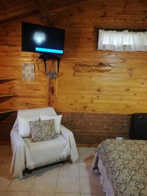 Monoambiente Grande - Cabañas Mirko y Suhe - living - CheckinFans