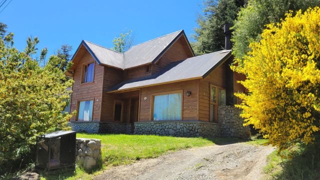 Foto principal de Casa Los Volcanes en Villa La Angostura - CheckinFans
