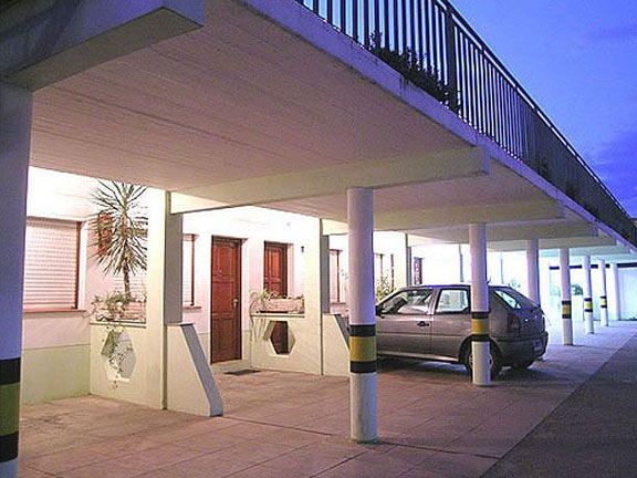 Hotel Bungalows - CheckinFans