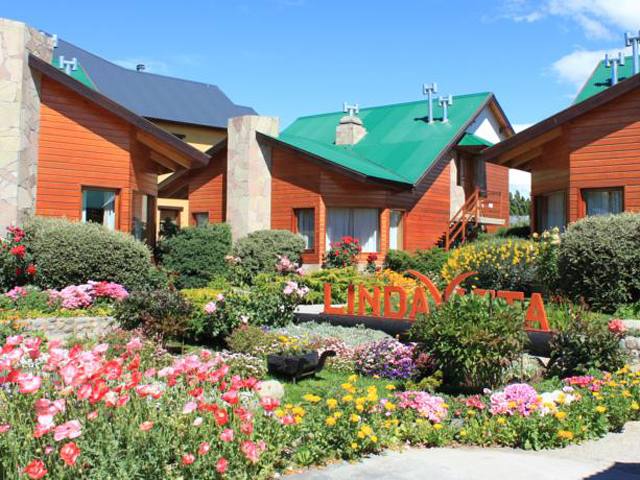 Linda Vista Apart Hotel - CheckinFans